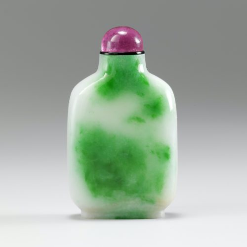Jadeite of pine needles in the snow colour
